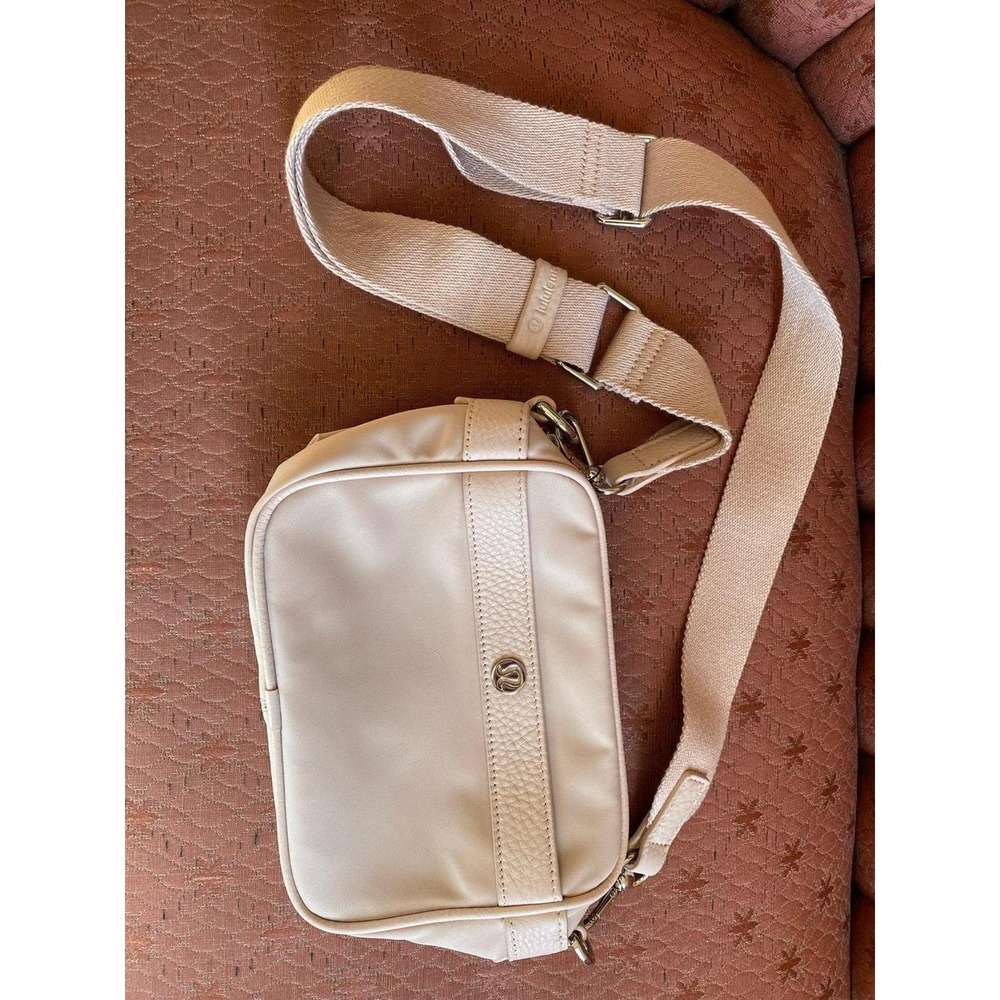 Lululemon Now And Always Crossbody Purse Removable Strap 7" x 3" x 5.5" s16